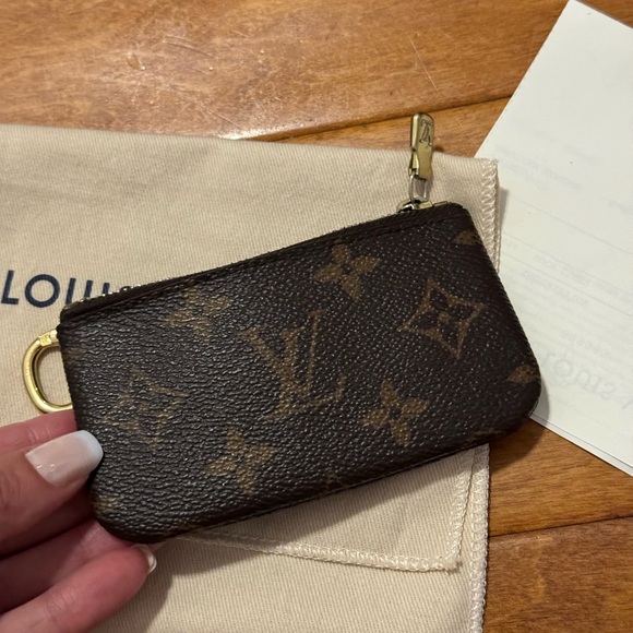 AUTHENTIC Louis Vuitton - Picture 9 of 9